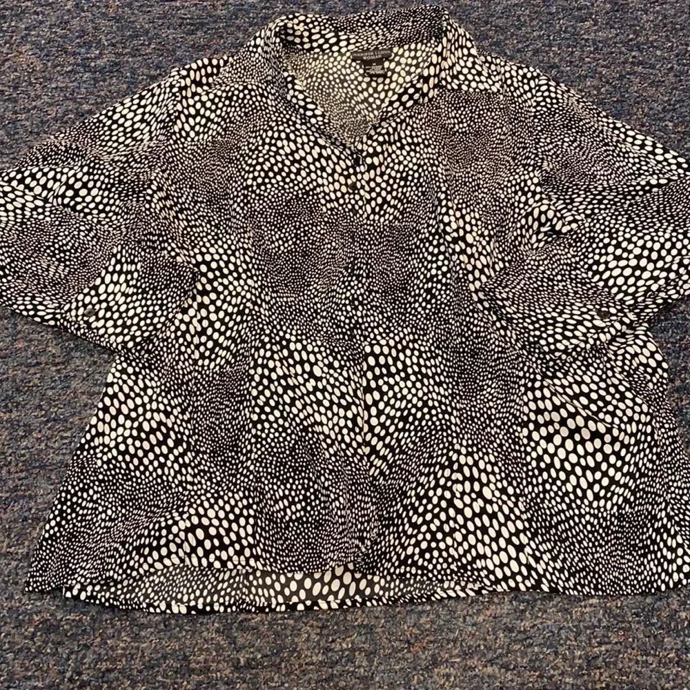 Black and white button Down sz. 1X